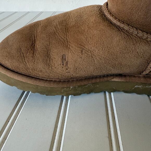 UGG Australia size 8 Camel Tone Suede Classic short Boots size 8 - Picture 9 of 16